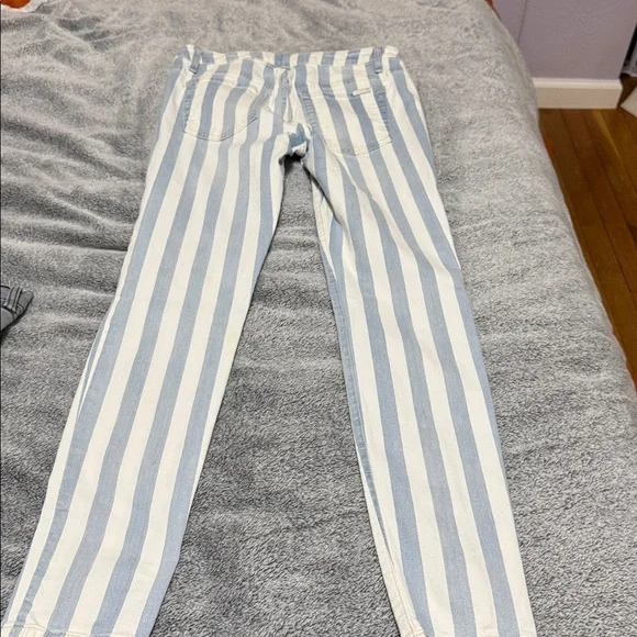 Joe’s Blue and White Striped jeans - Picture 5 of 6
